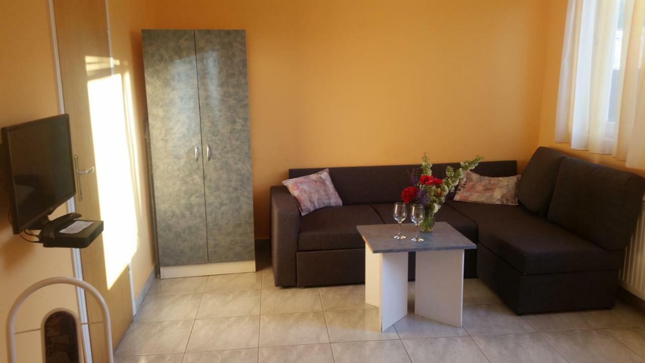 ザラカロシュPorat Houseアパートメント エクステリア 写真